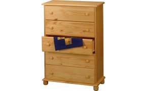 Komoda borovice masiv 5 zásuvek, lakovaná Skladem
